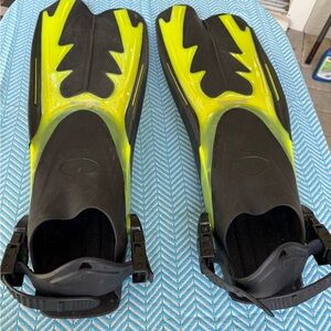 Pro Edge Swim Fins Black and Yellow Hydrodynamic Design